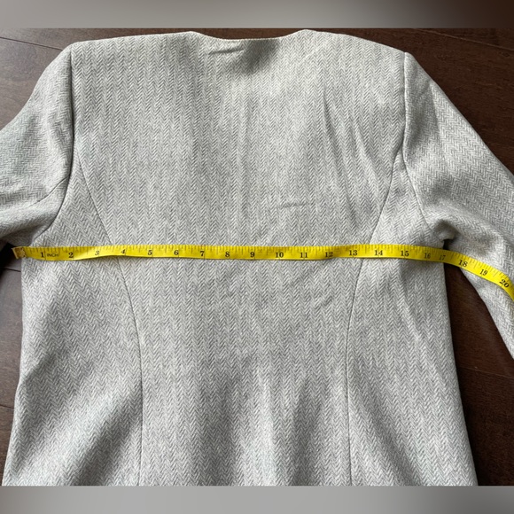 Reitmans size 4 open front gray herringbone blazer - Picture 6 of 7